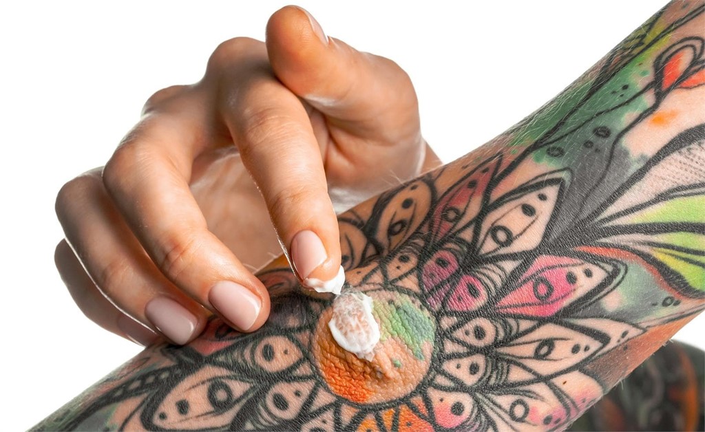 Consejos para tatuarse en verano sin complicaciones